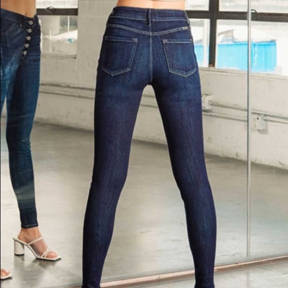 High Rise Curvy Fit Jeans - Picture 3 of 7